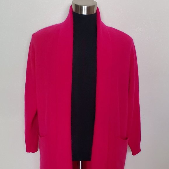 Rafaella Sweaters - VTG Rafaella Rabbit/Wool Fur Cozy Magenta Pink Sweater Size M Pockets